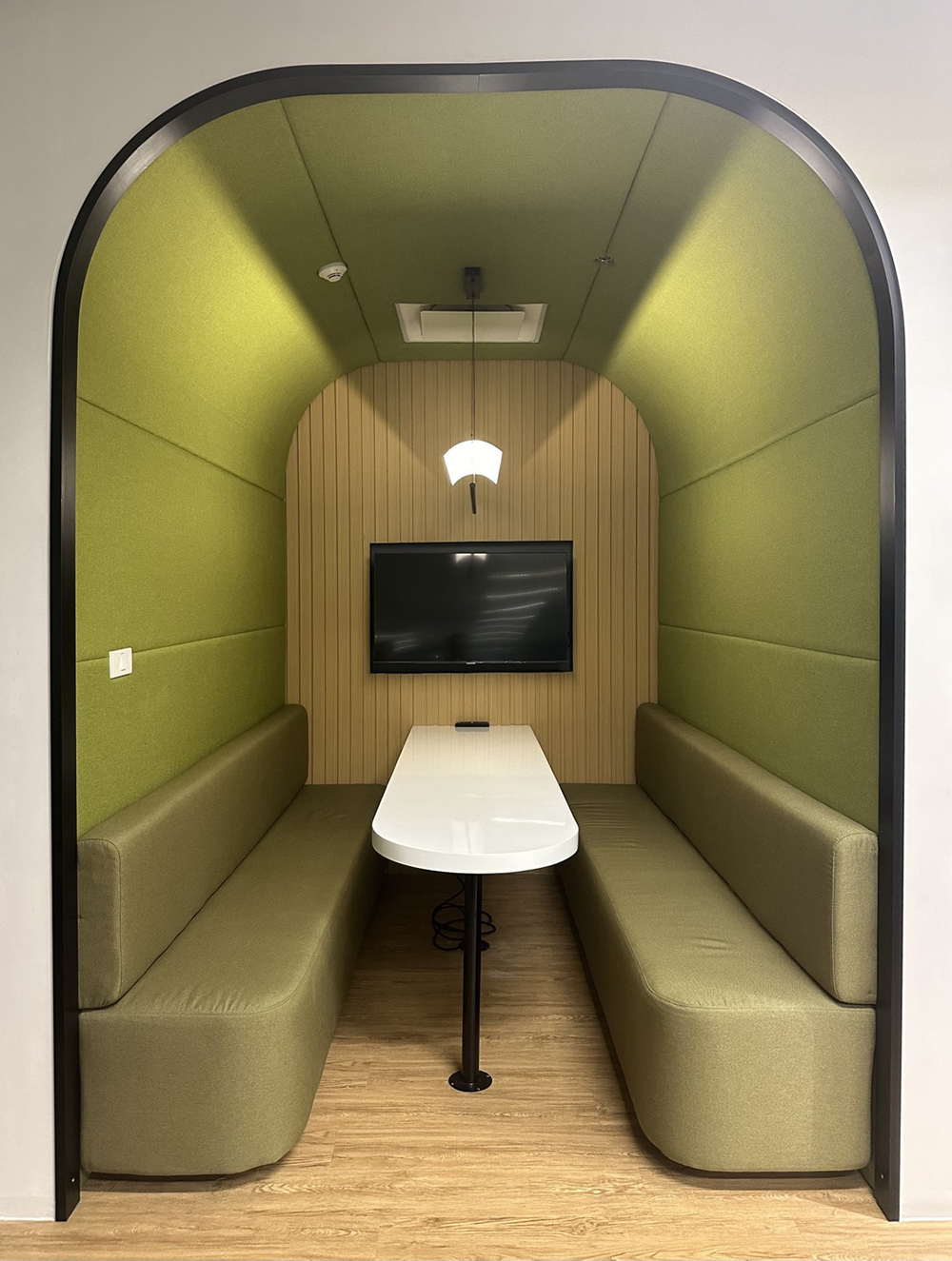 Kia Sales Office, Bangkok